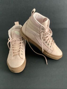 VANS WOMEN'S SK8-HI 46 MTE DX SNEAKERS Size: 7.5